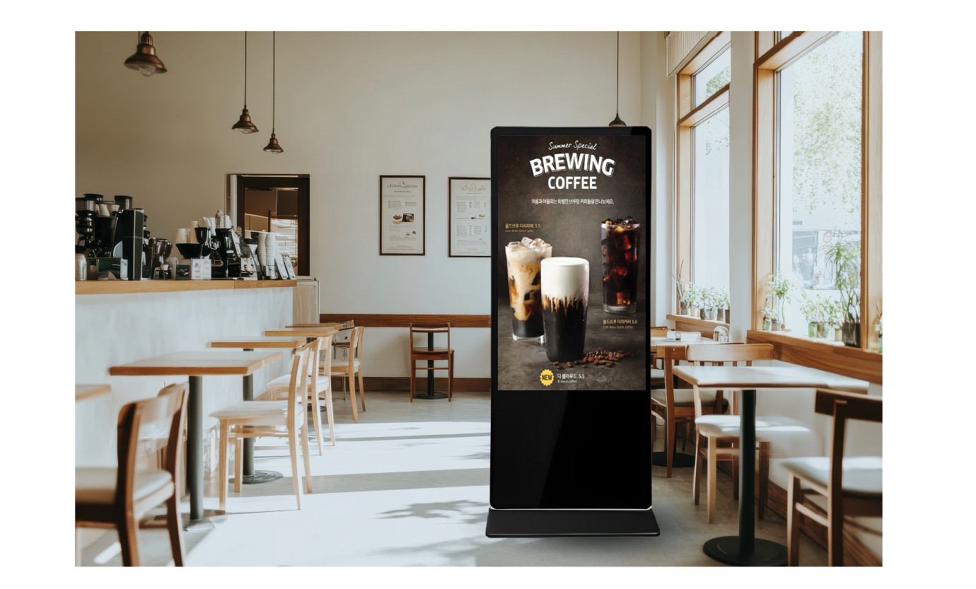 Ứng dụng màn hình quảng cáo chân đứng 43 inch