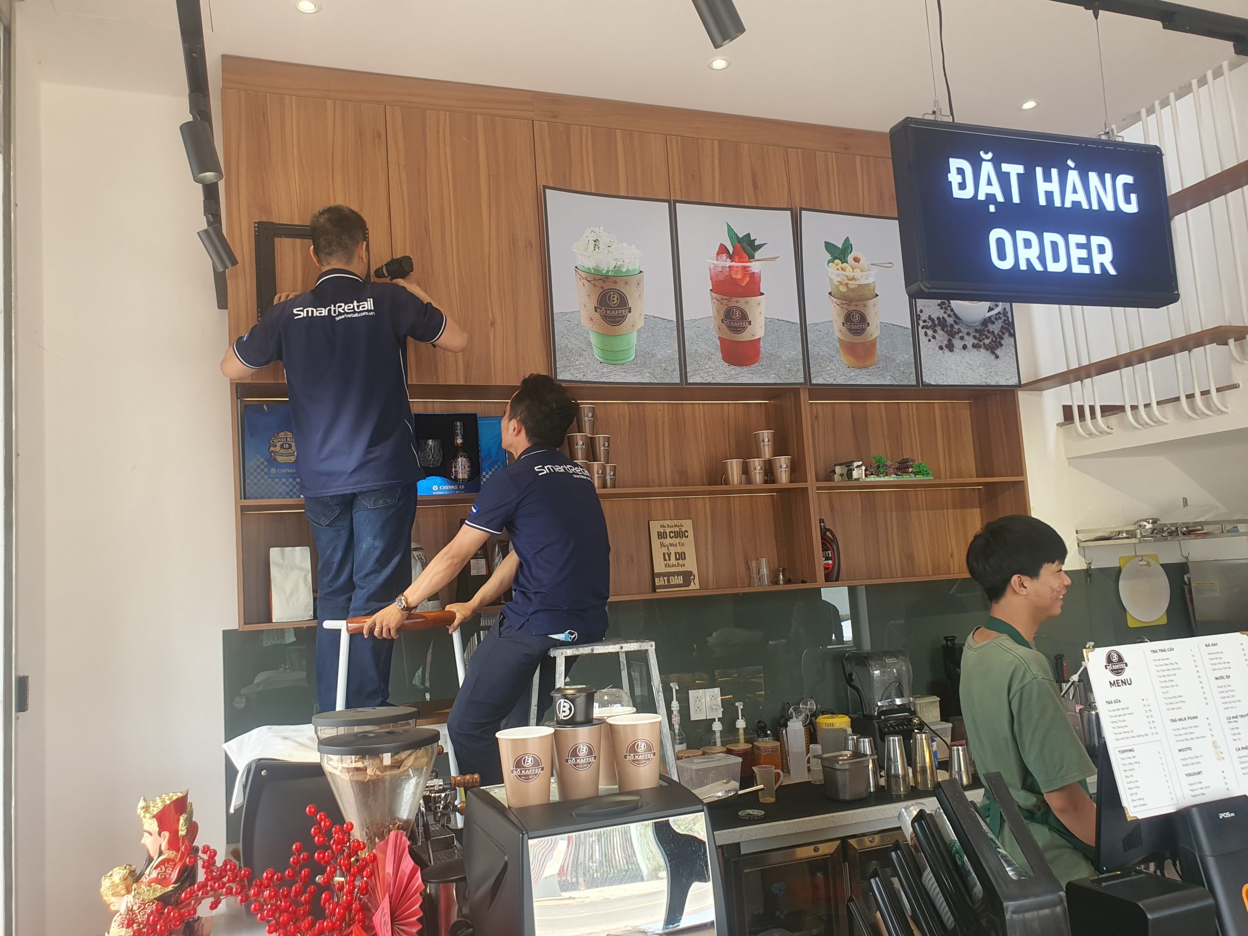 màn hình quảng cáo quán cafe