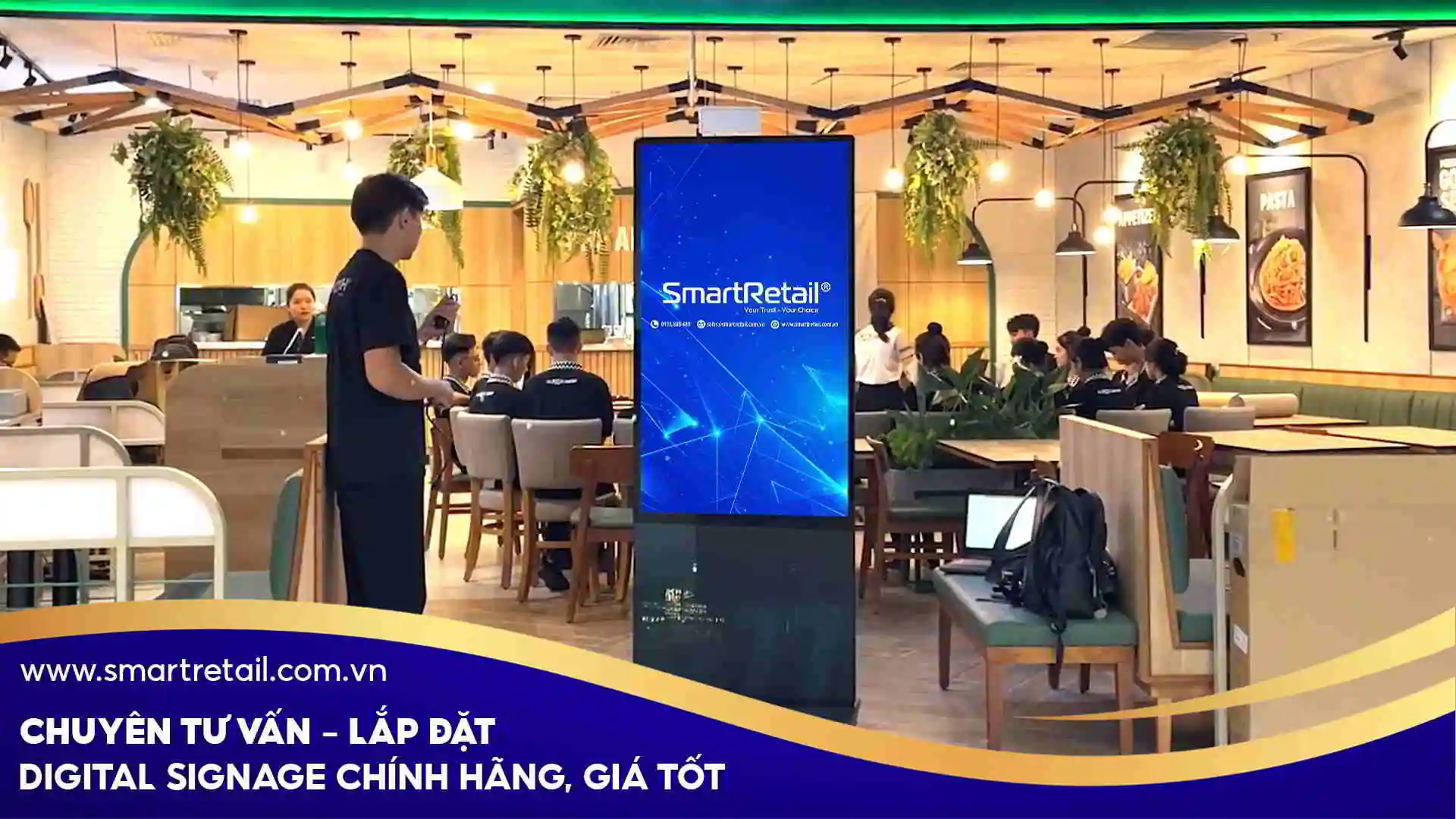 Hình ảnh về dự án lắp đặt Màn hình quảng cáo Standee điện tử | SmartRetail Hình ảnh về dự án lắp đặt Màn hình quảng cáo Standee điện tử