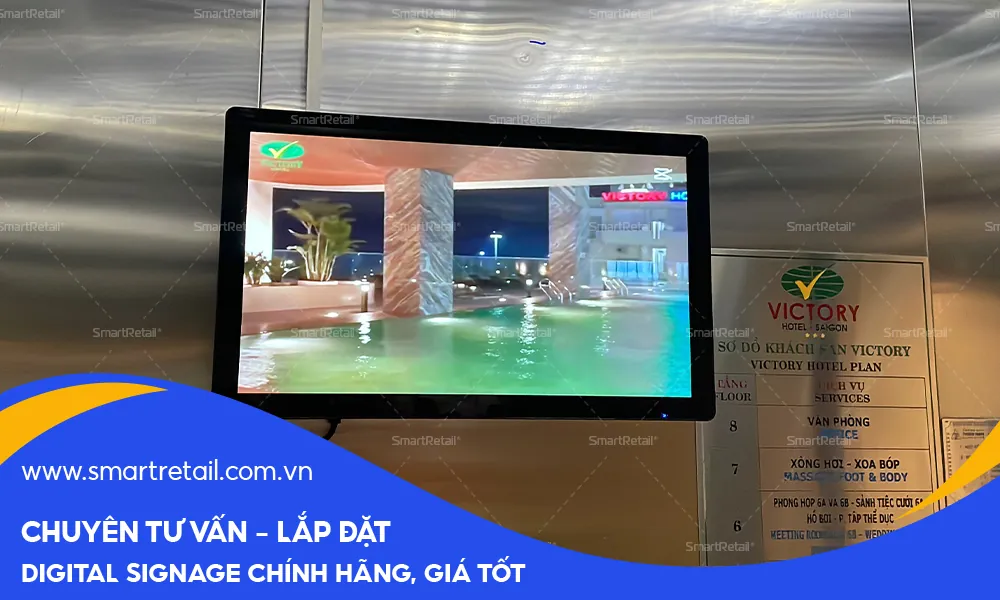 Lắp đặt màn hình quảng cáo treo tường 22 inch tại Victory Hotel Sài Gòn 
