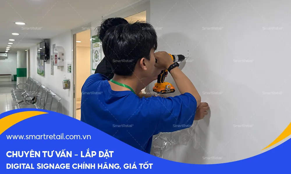 SmartRetail hỗ trợ lắp đặt Màn hình quảng cáo treo tường