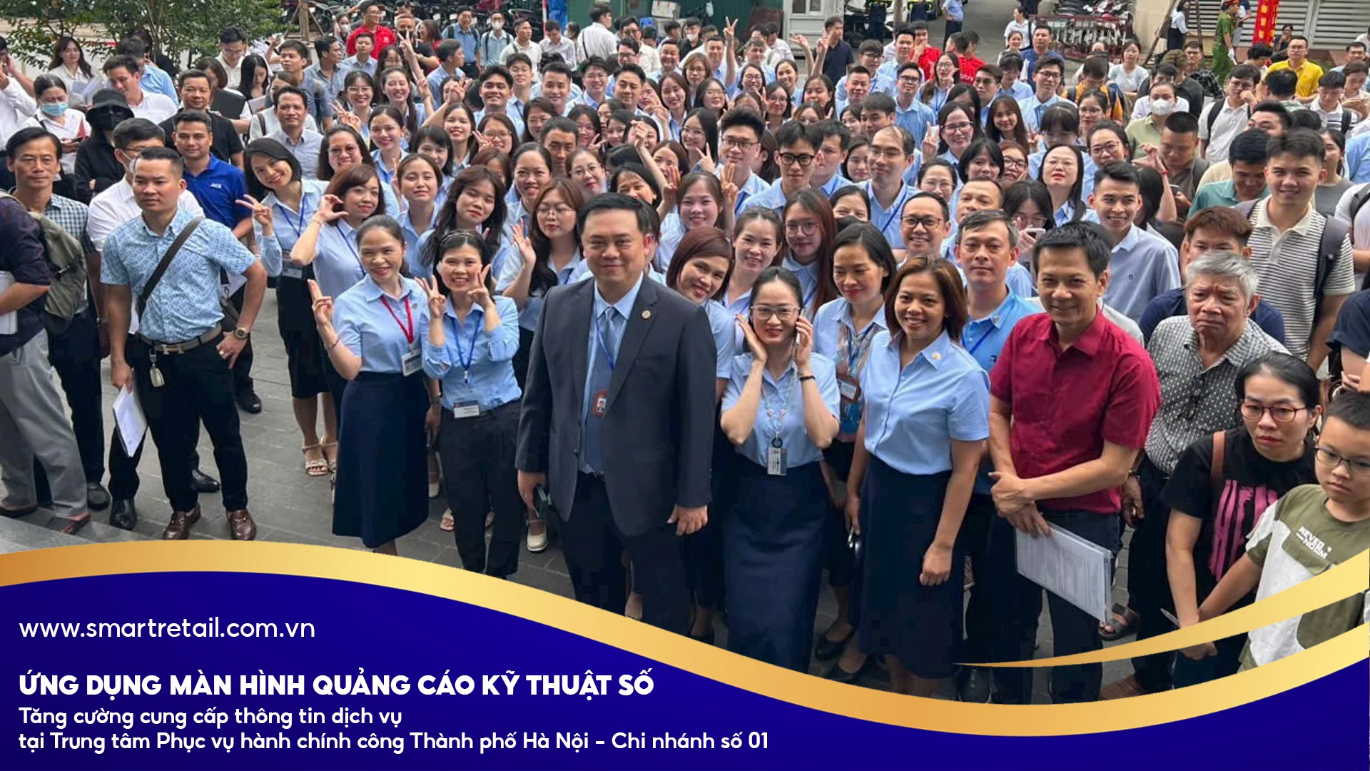 Đội ngũ cán bộ nhân viên Trung tâm Phục vụ Hành chính công TP Hà Nội – Chi nhánh số 01
