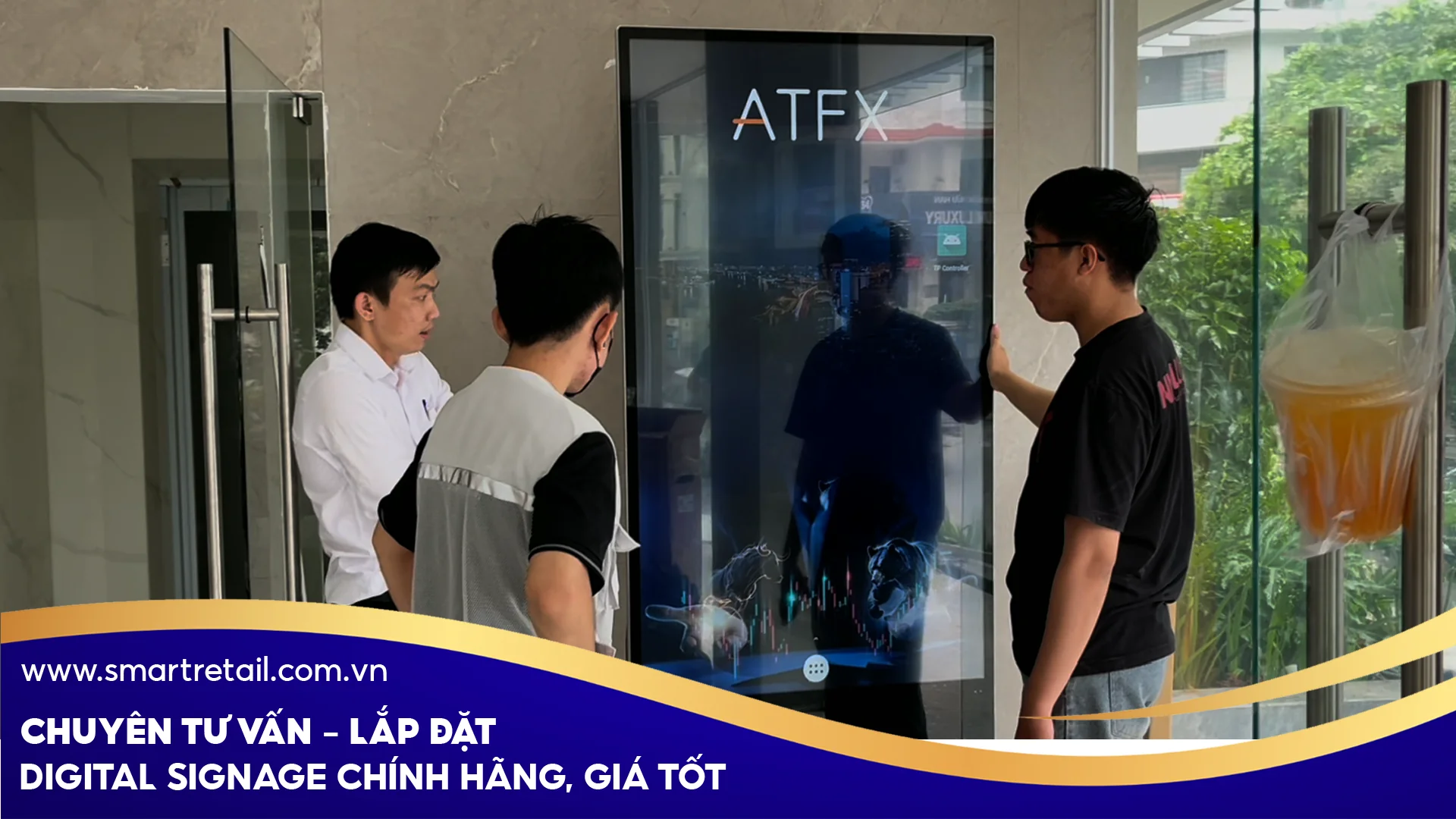Lắp Đặt Màn Hình Quảng Cáo Chân Đứng Cảm Ứng 65 Tại Công Ty Cổ Phần Vắc Xin Và Sinh Phẩm Nam Hưng Việt