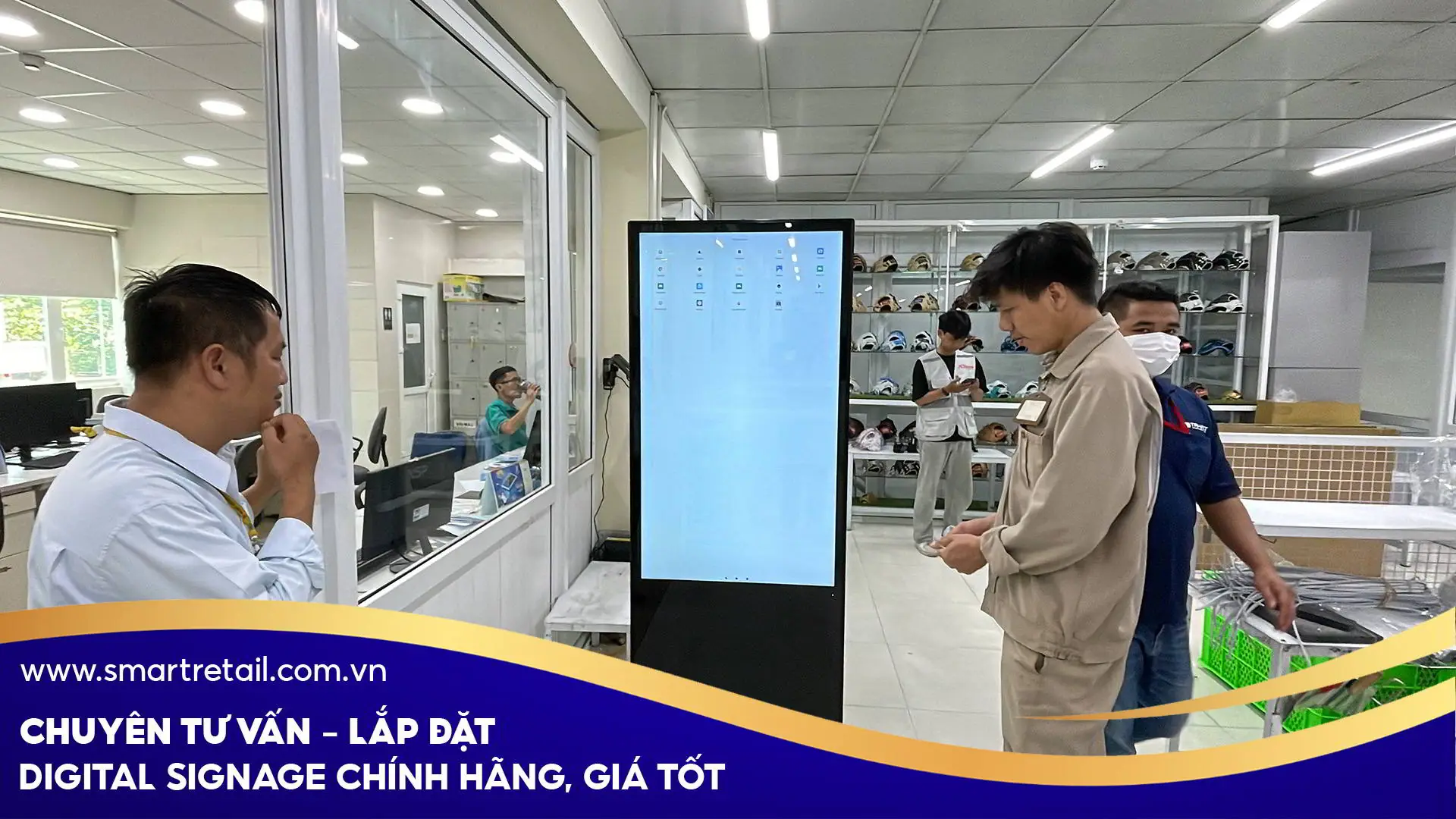 Test màn hình chân đứng tại Công ty Trí Việt  Test màn hình chân đứng tại Công ty Trí Việt