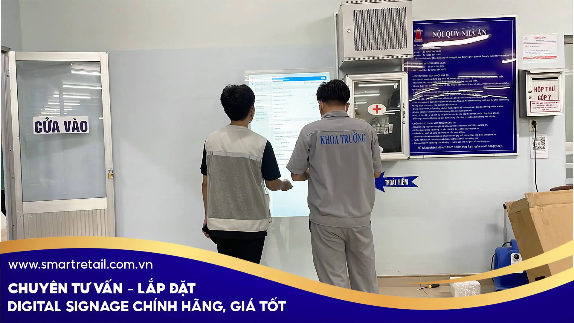 Quy trình lắp đặt màn hình chân đứng màu trắng | LCD Digital Signage 