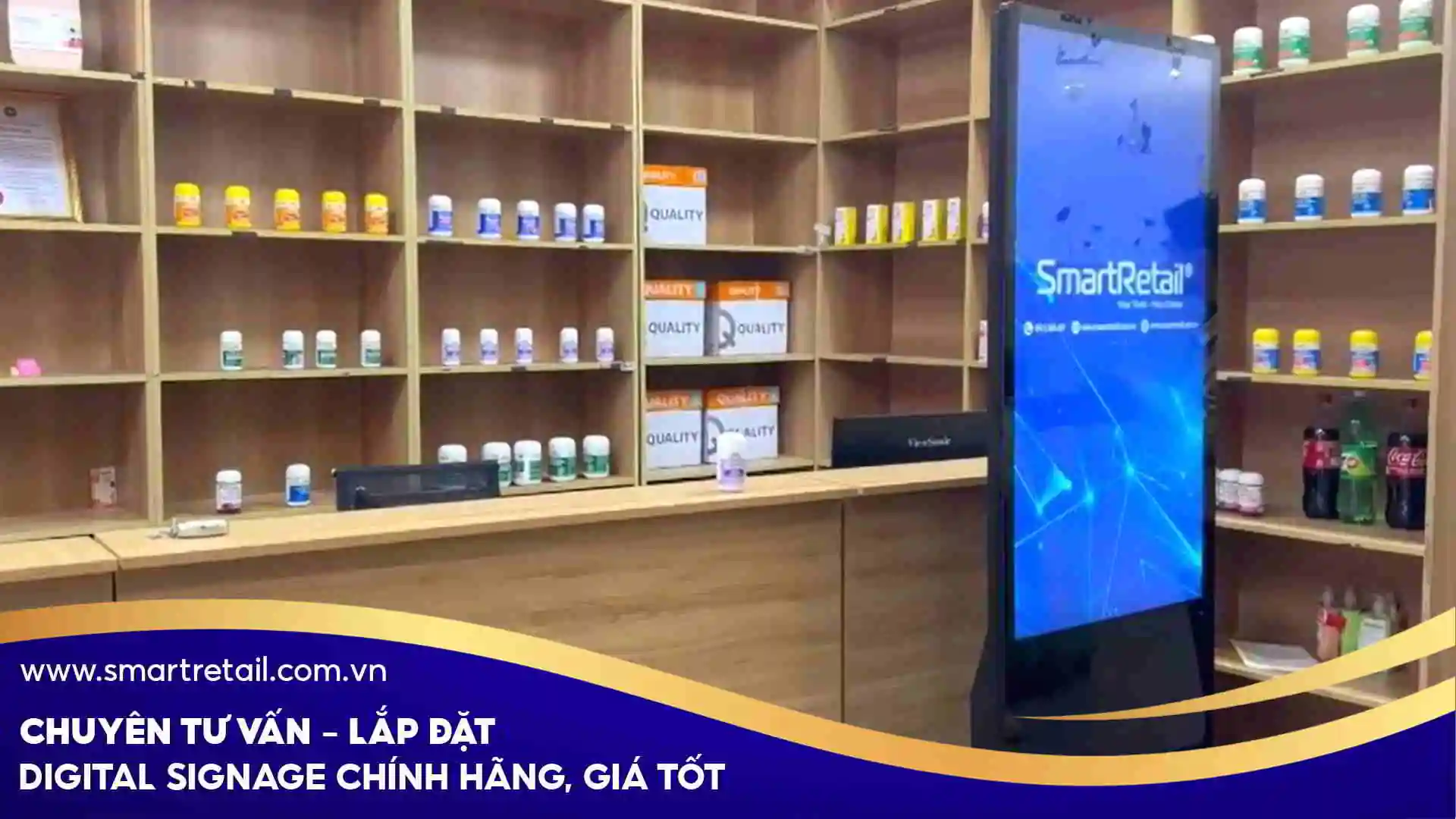 Mẫu màn hình chân đứng LCD cao cấp | SmartRetail Mẫu màn hình chân đứng LCD cao cấp
