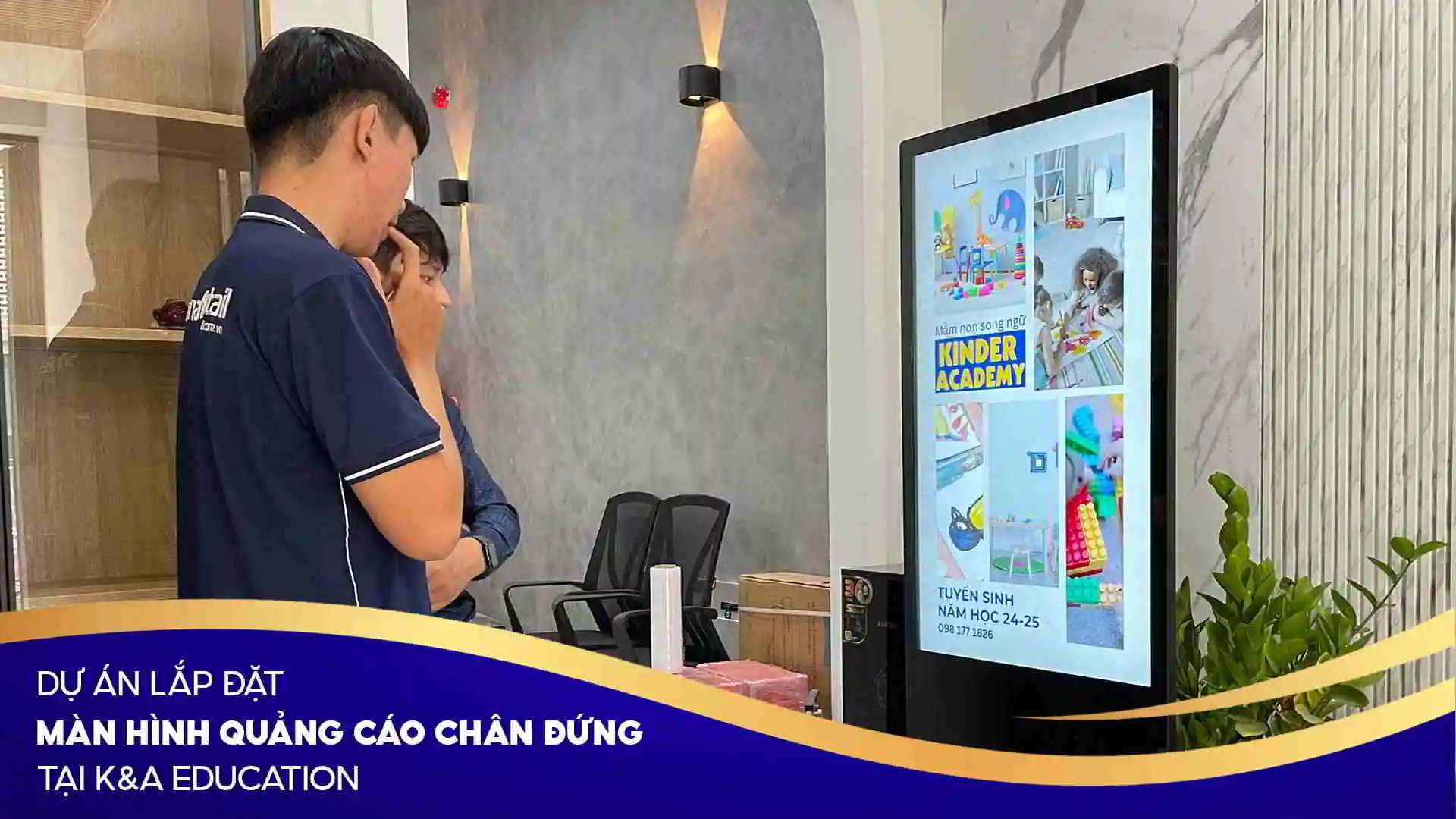 Man Hinh Lcd Quang Cao Lap Tai Dia Diem Khach Hang