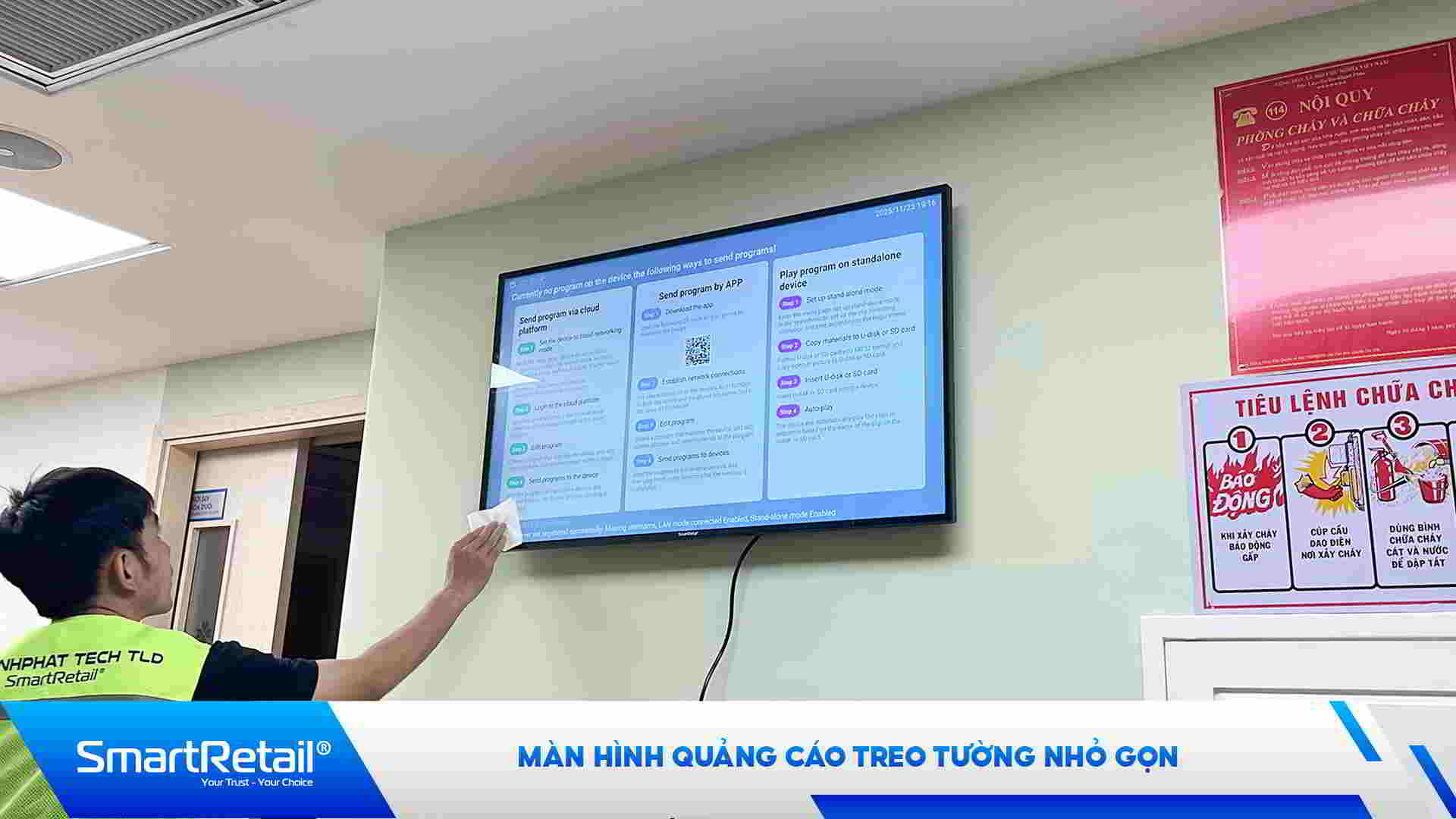 Màn hình quảng cáo treo tường nhỏ gọn