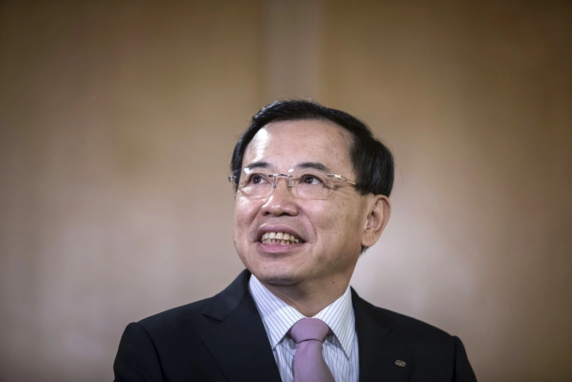 Loi The Canh Tranh Khi Vuot Mat Samsung