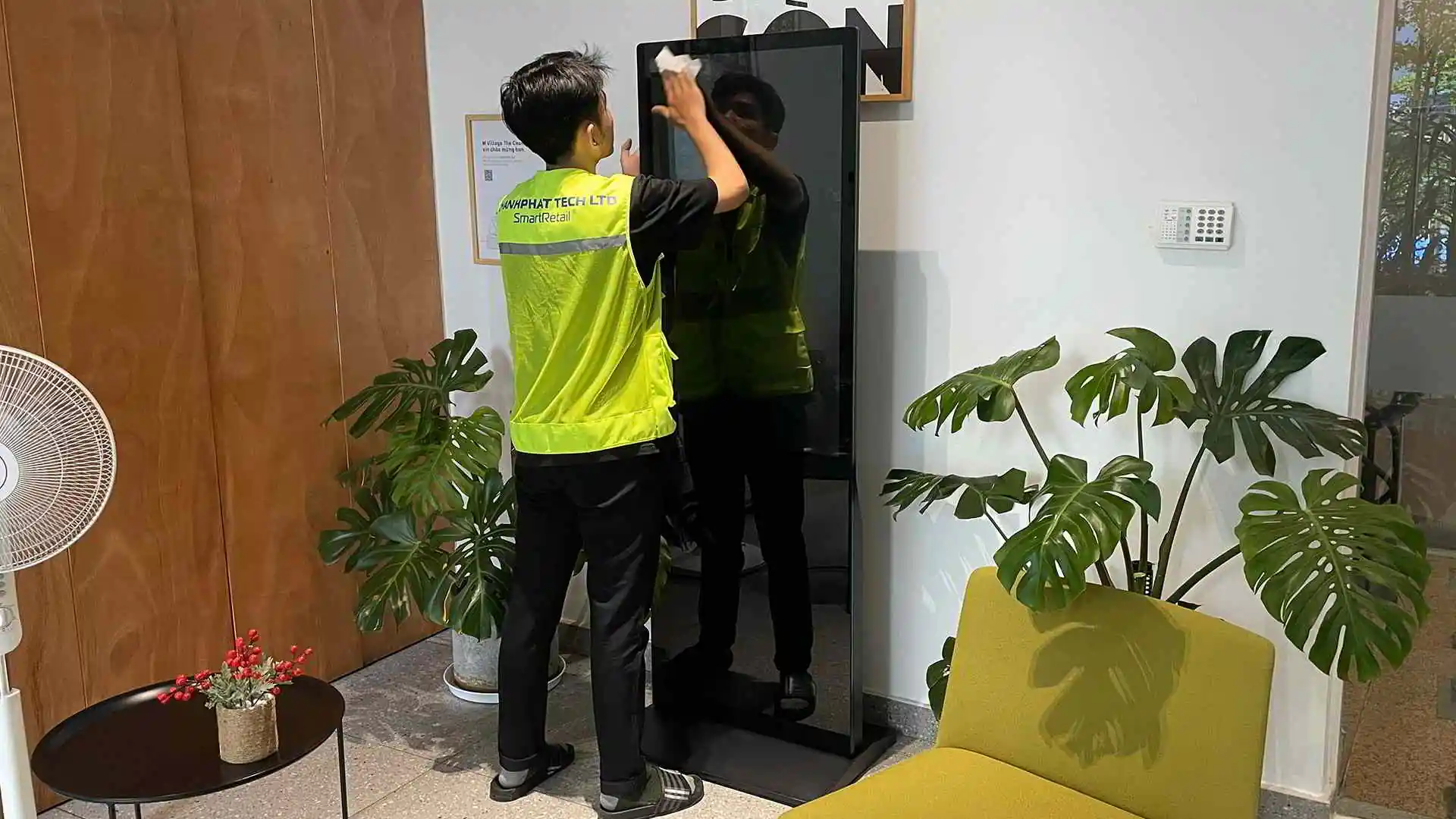 SmartRetail đơn vị cung cấp và sửa chữa màn hình quảng cáo uy tín | SmartRetail SmartRetail đơn vị cung cấp và sửa chữa màn hình quảng cáo uy tín